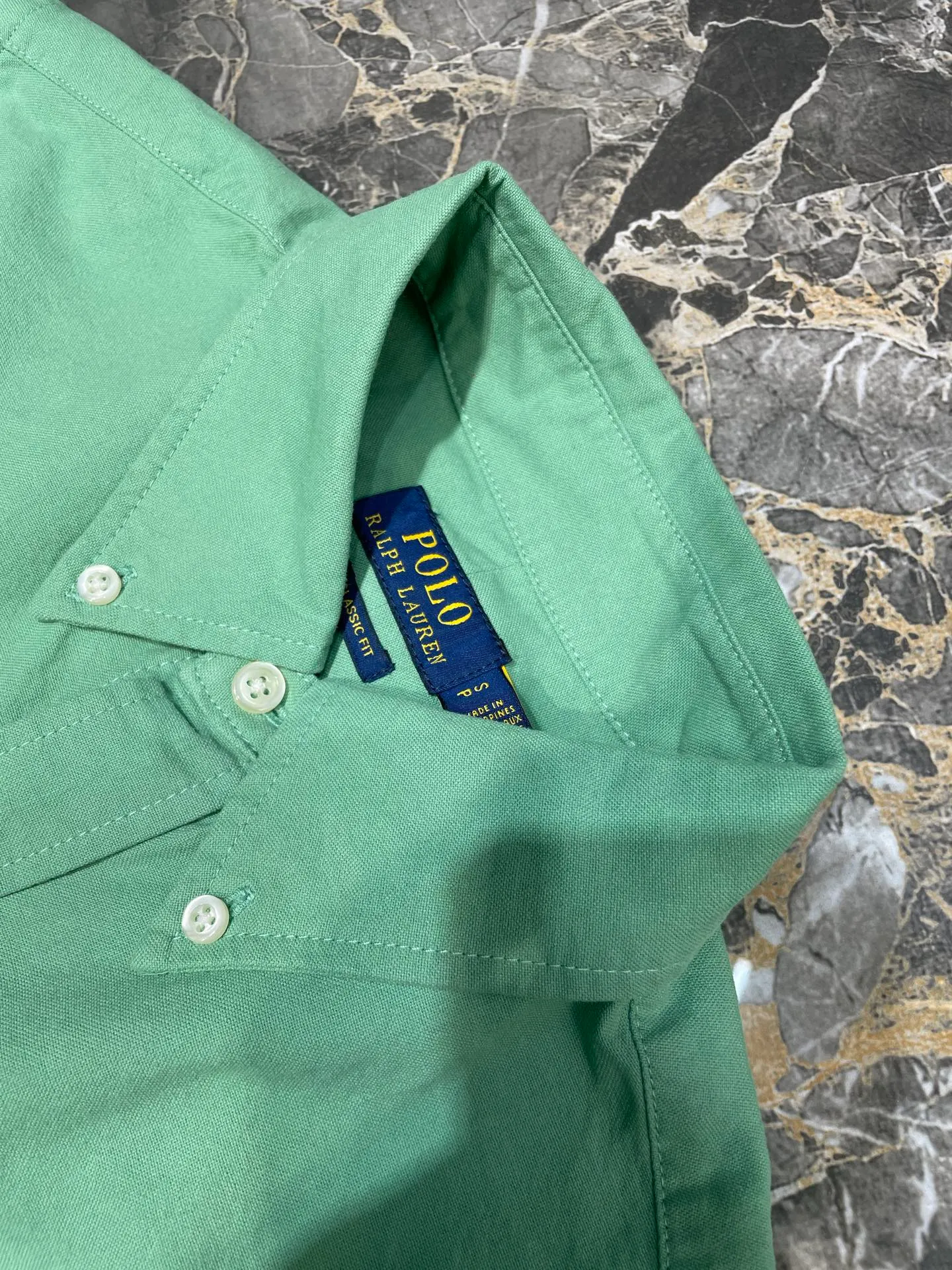 P370 Ralph Lauren 🌟 War Horse solid color shirt, macaron color, white upper body, loose fit, contrasting embroidery design on the cuffs and chest, button closure, can be paired with a skirt of the same color Size: xs-xl